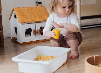 filling & emtying play