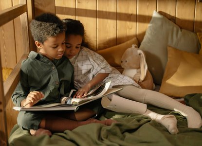 kids reading together.jpg