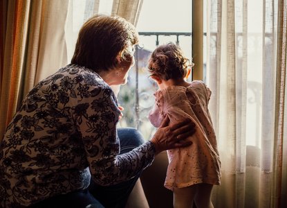 grandparent and child story sharing