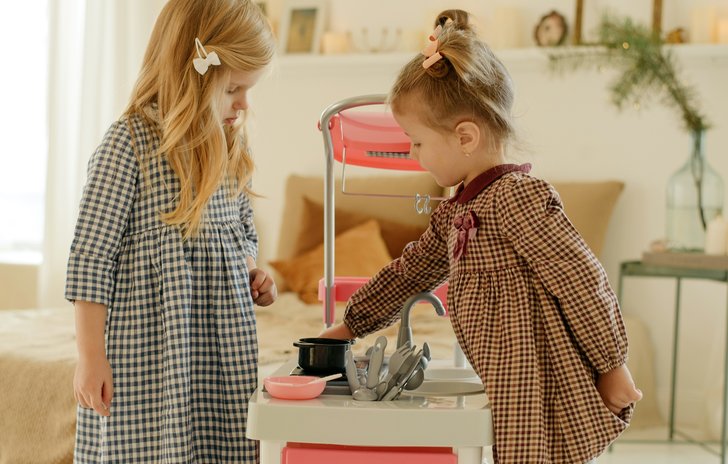 polly put the kettle on